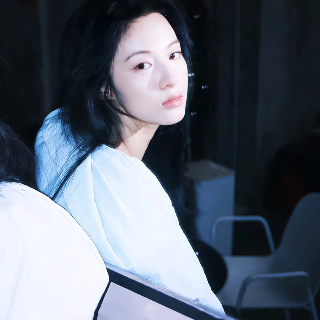 校花请自重，我真不是股神